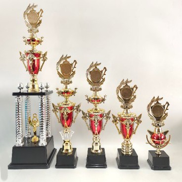 Plastik futbol kuboku